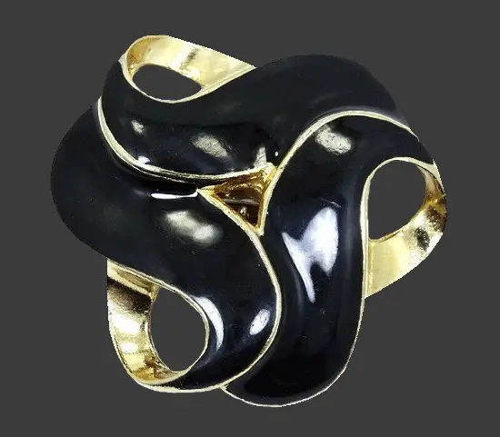Celtic knot shoe clips. Gold tone, black enamel. 1960s