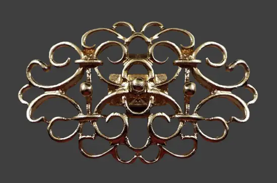 Filigree gold tone shoe clip