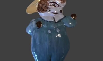 Hand-painted enameled Peter Rabbit Collection Tom Kitten Pin. 1976. Signed JHB vintage costume jewelry and buttons (1969-2014)