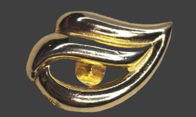 Leaf design gold tone scarf clip
