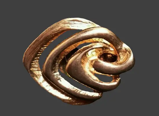 Shoe clip of gold tone