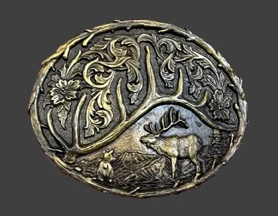 Wildlife scene belt buckle