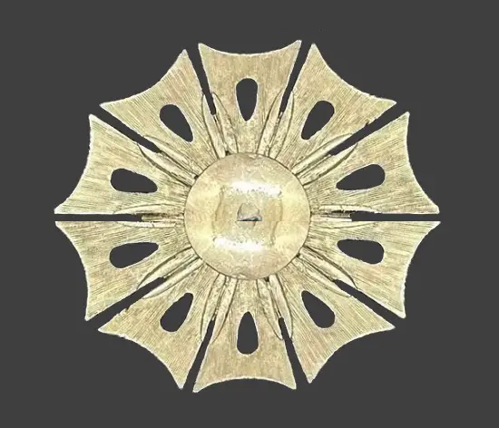 Floral design silver tone brooch